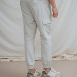 PANTALÓN CHINO CARGO CON GOMA GRÍS