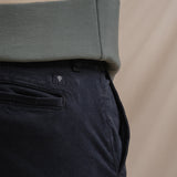 PANTALÓN CHINO SKINNY MARINO