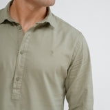 CAMISA POLERA TINTE FALSO VERDE