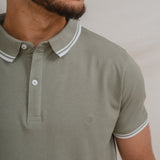 POLO BÁSICO VERDE PIQUÉ LÍNEA