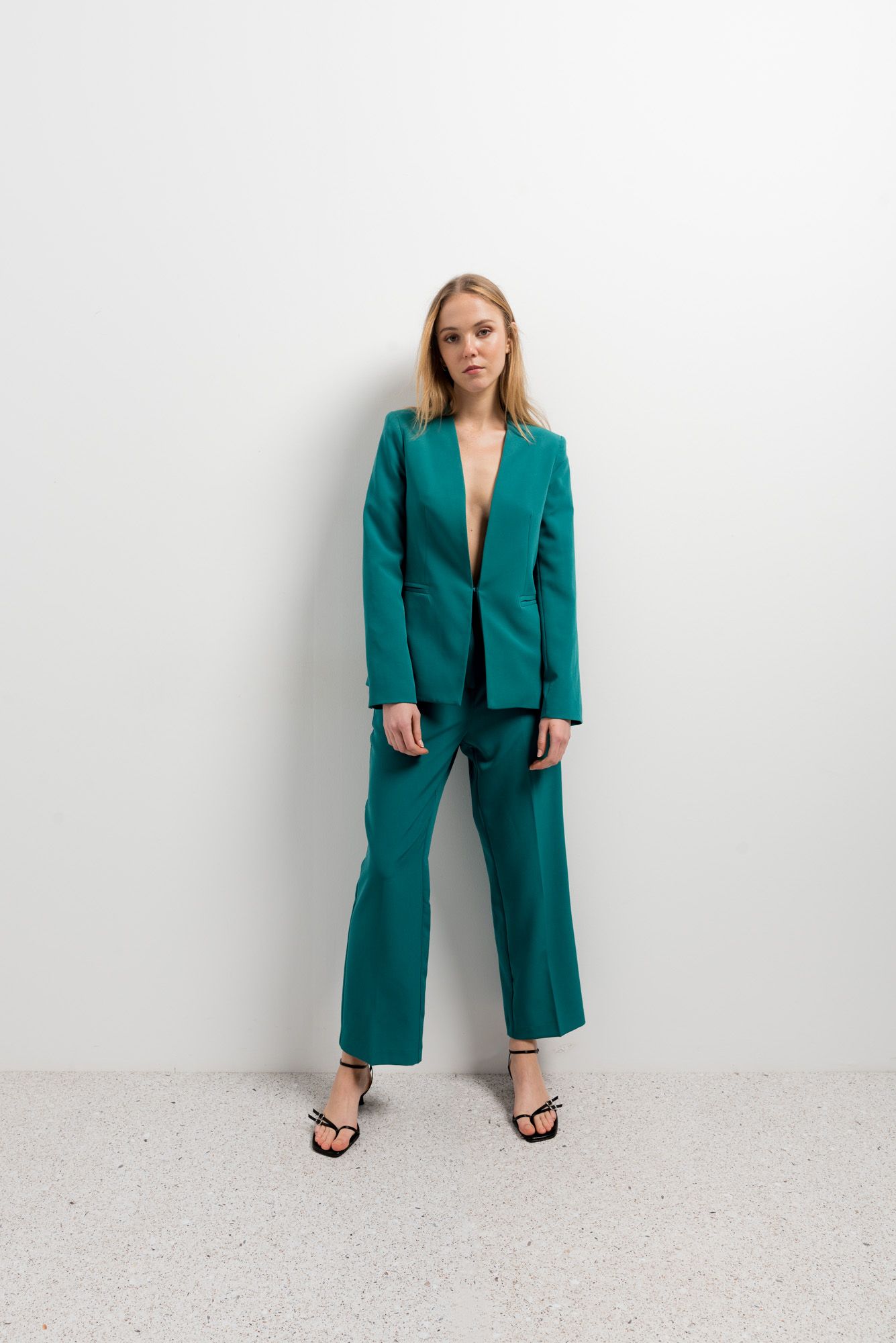BLAZER CINTADO SEM LAPELA