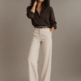 CALÇA DE CORTE RETO EM VELUDO