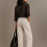 CALÇA DE CORTE RETO EM VELUDO
