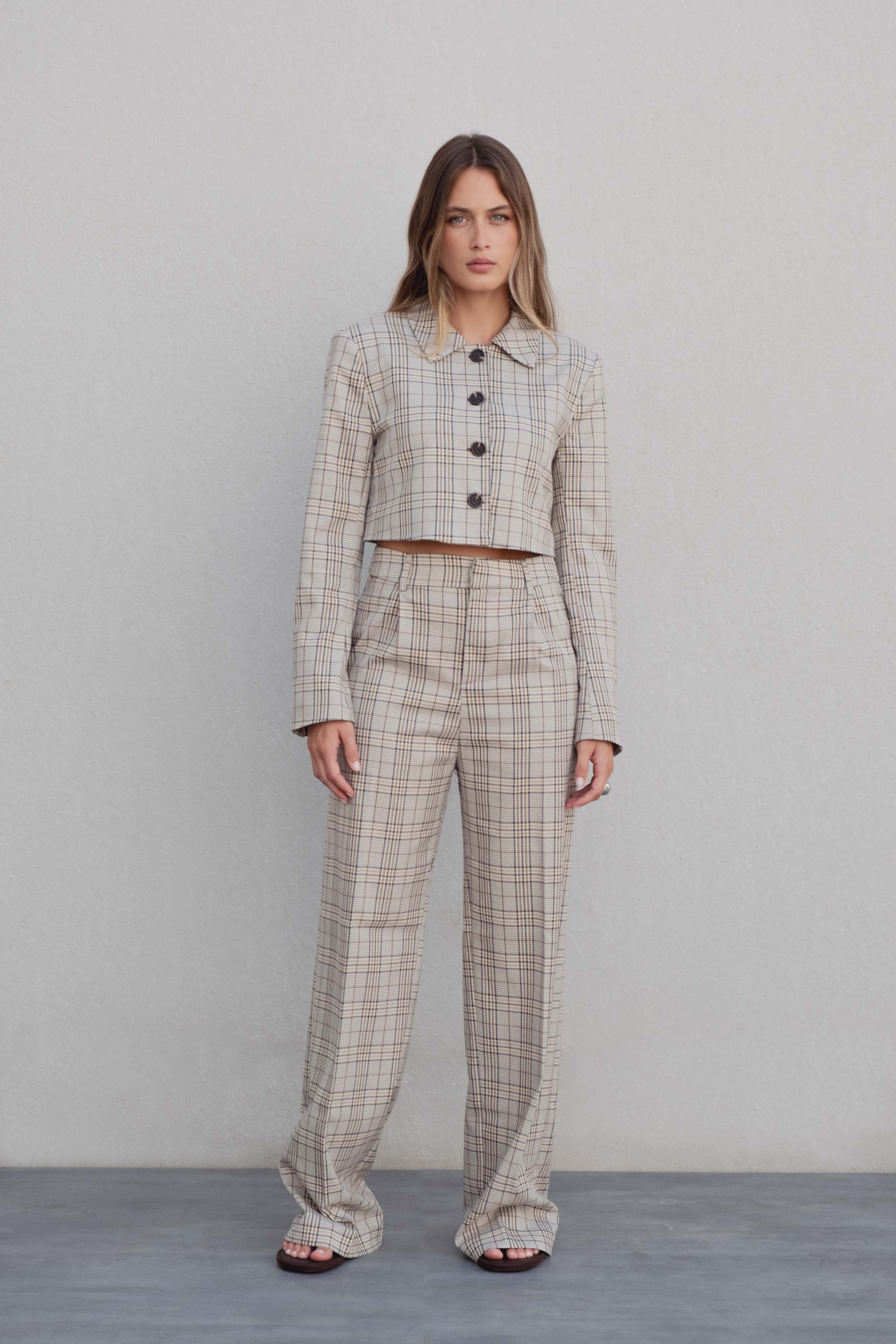 CALÇA XADREZ COM PINÇAS