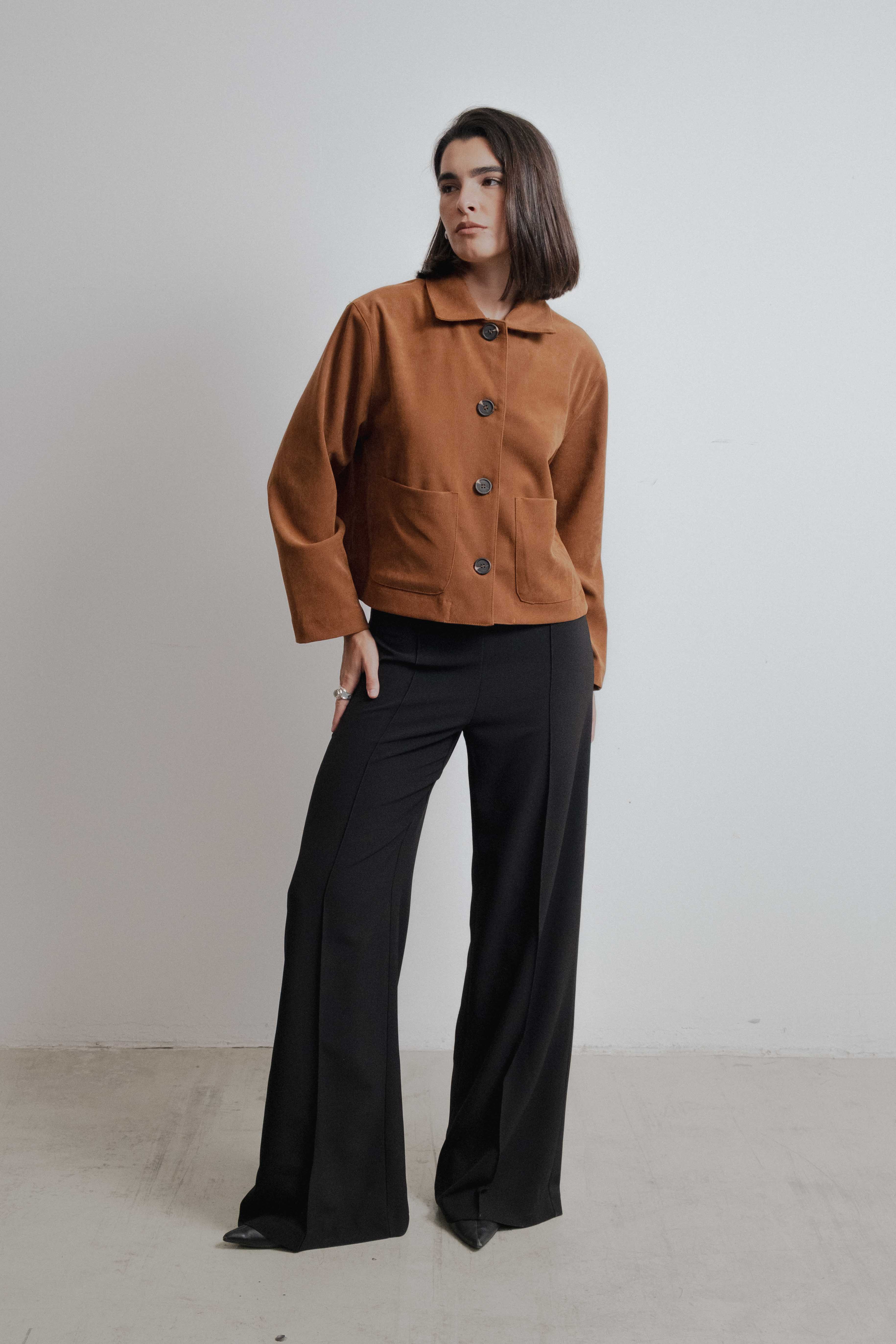 CHAQUETA CORTA EFECTO ANTE