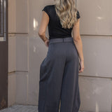 CALÇA AMPLA COM PINÇAS CINZA