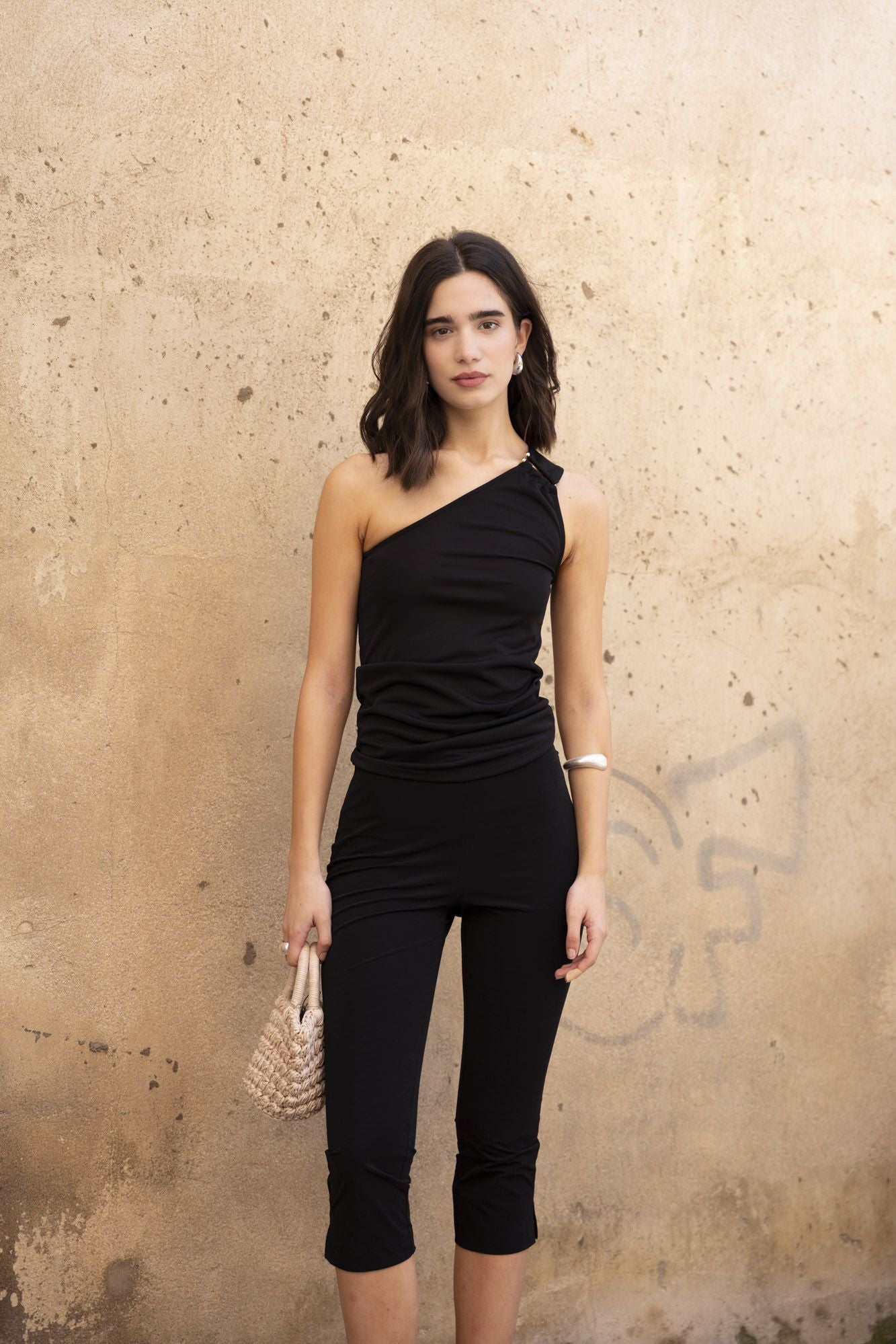 TOP HALTER ASIMÉTRICO PRETO