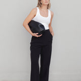 CALÇA BÁSICA COM PINÇAS PRETA