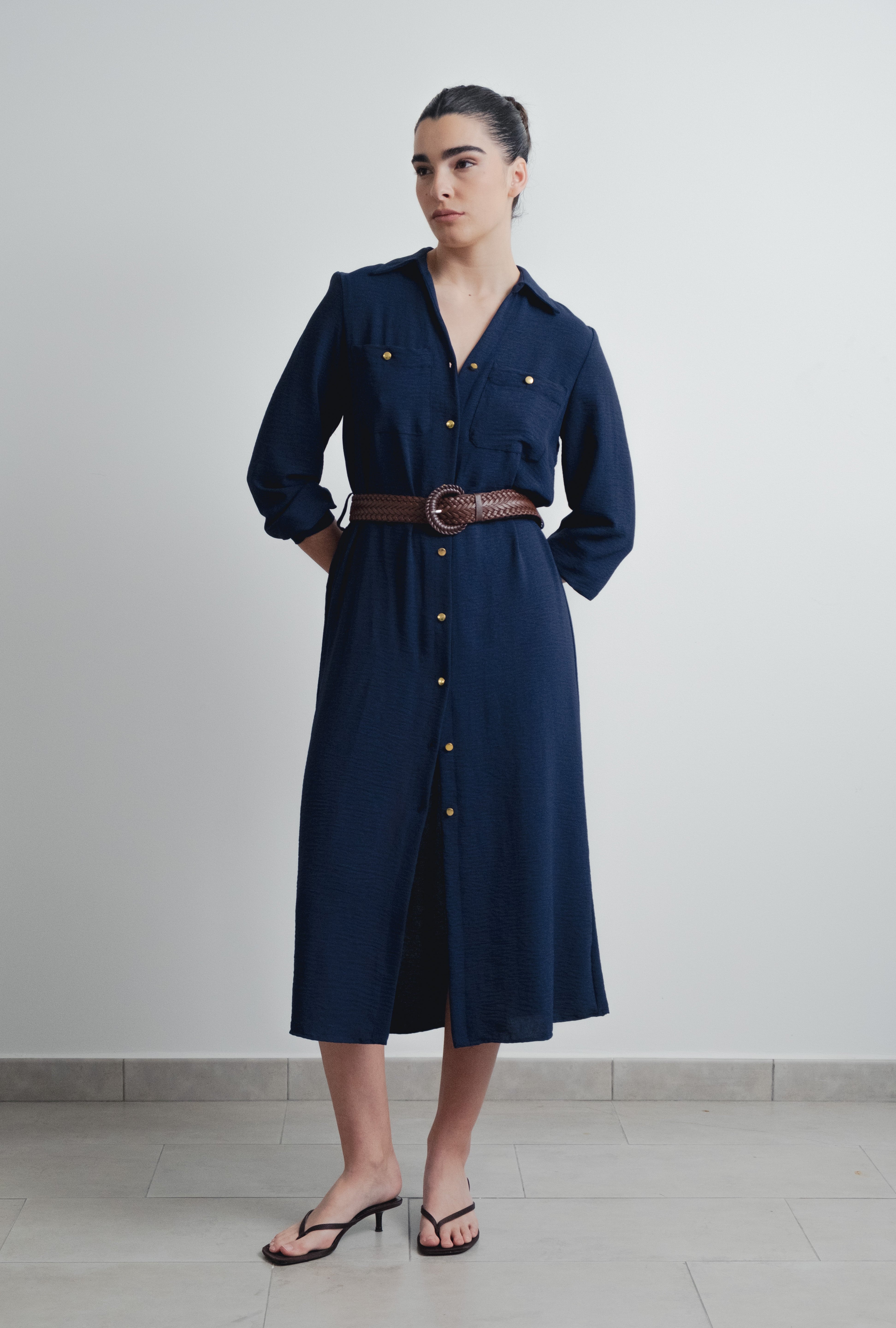 VESTIDO YURA ÉBANO ALFAIATARIA