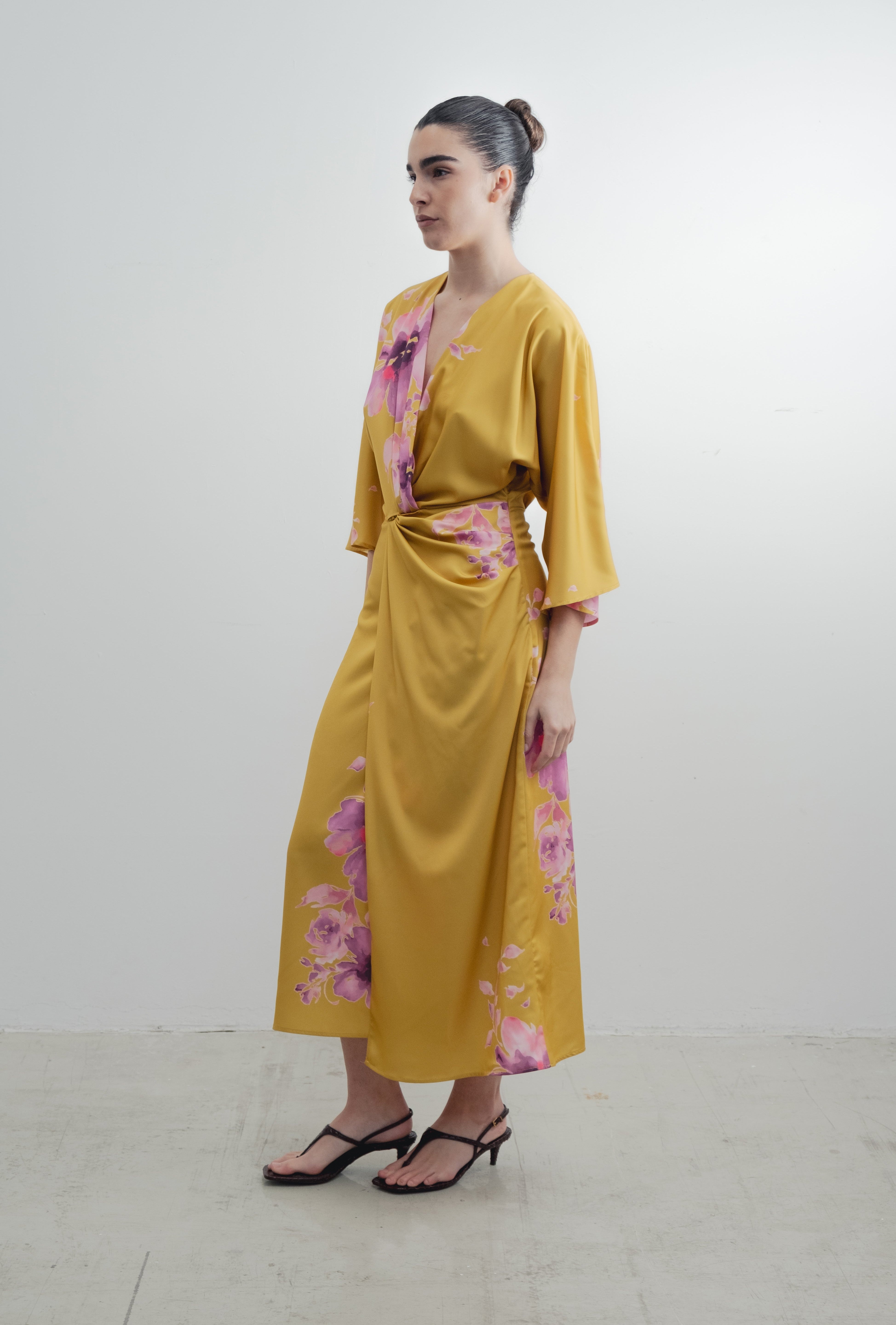 VESTIDO MIDI ESTAMPADO SATINADO