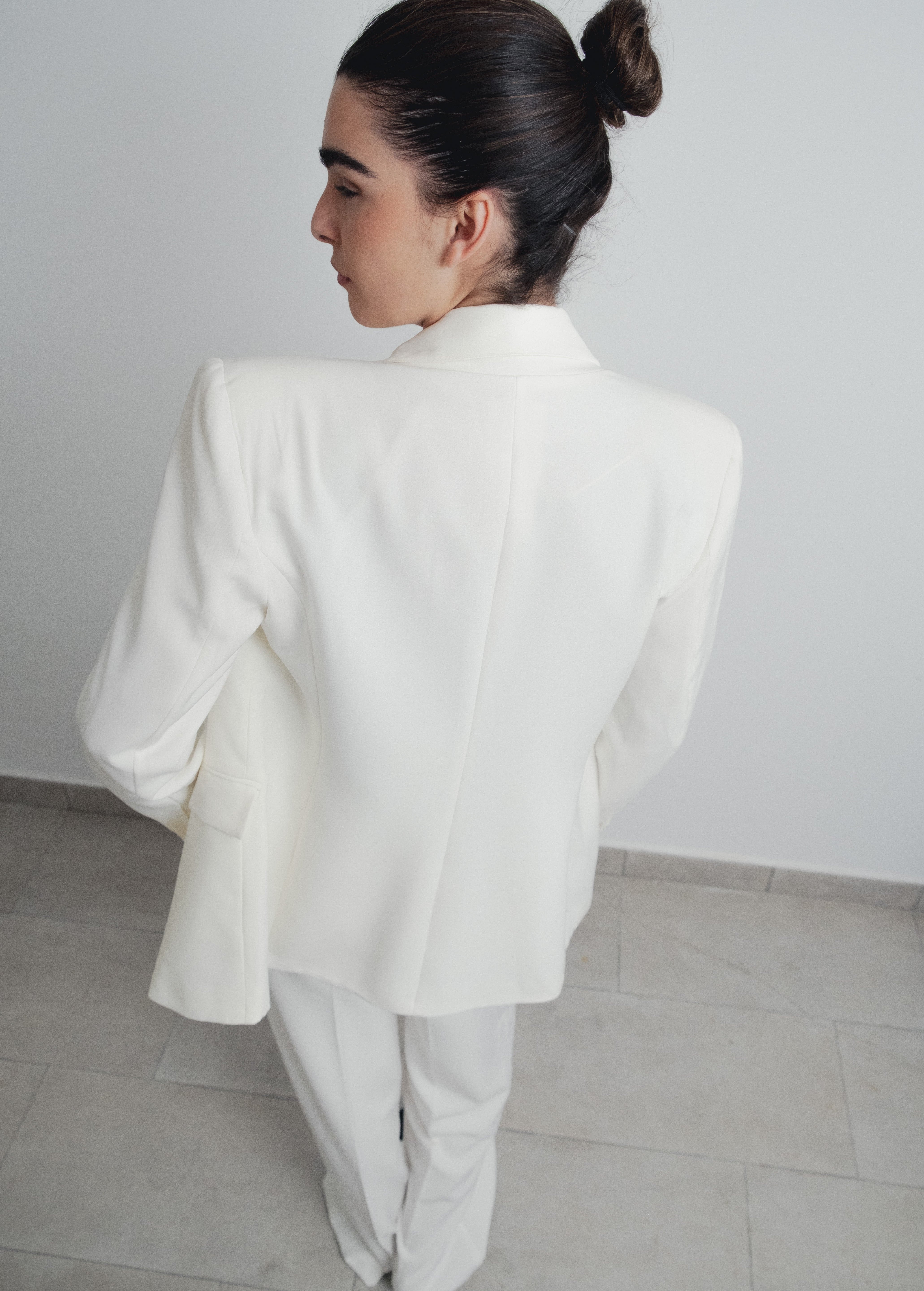 CALÇA AMPLA COM PINÇAS BRANCA