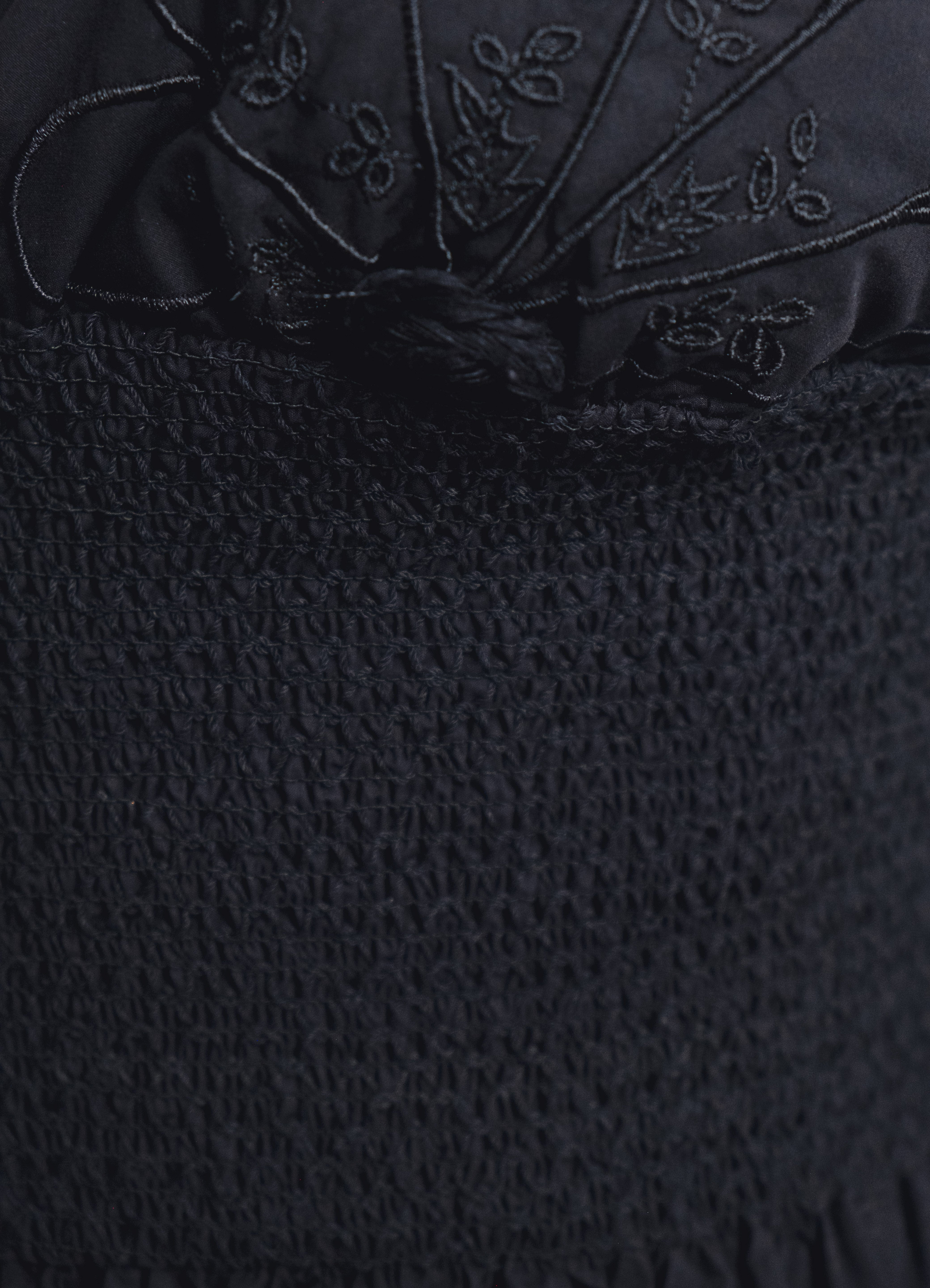 VESTIDO MIDI BORDADO
