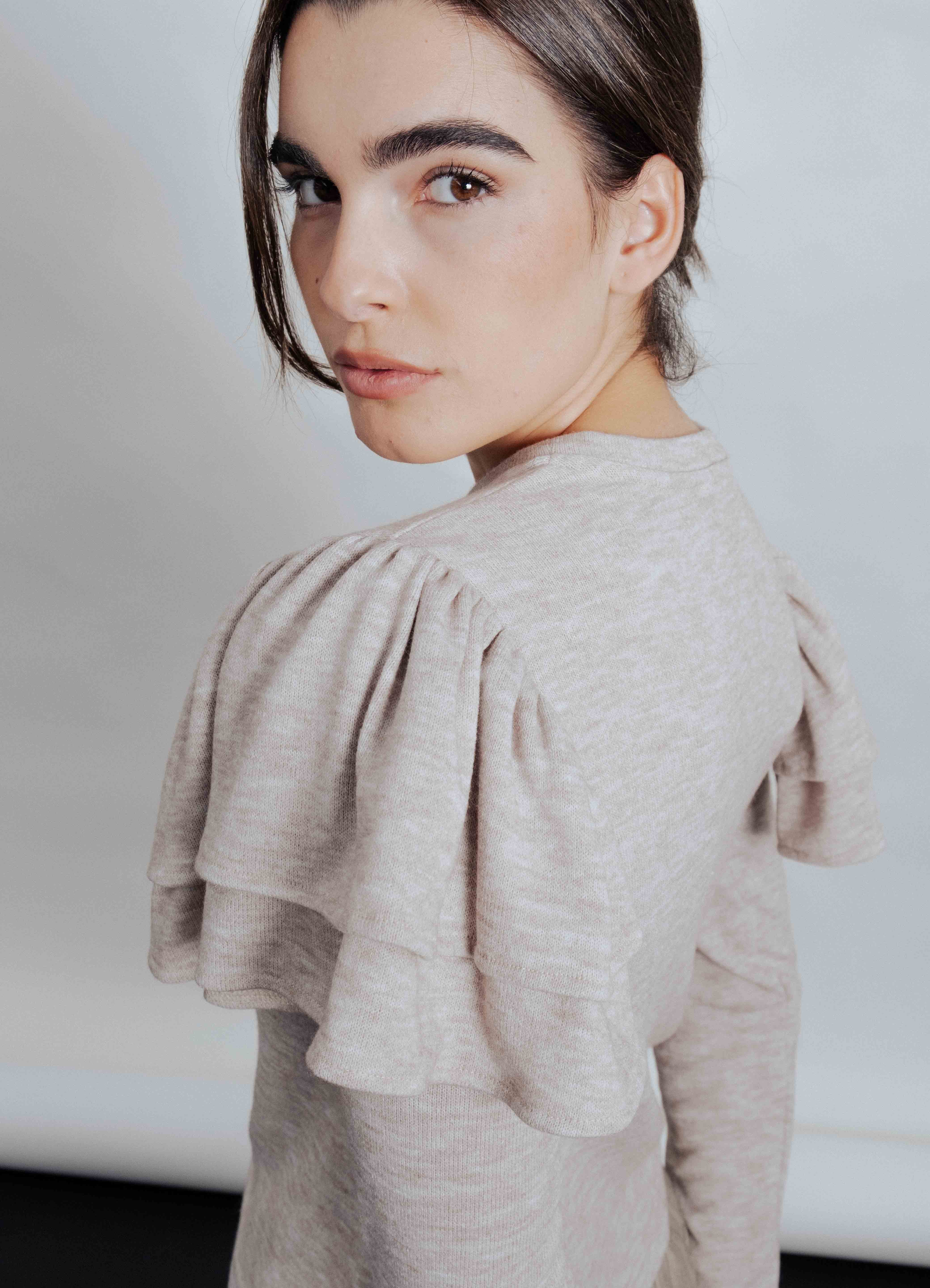 CAMISOLA DE TRICÔ COM VOLANTES