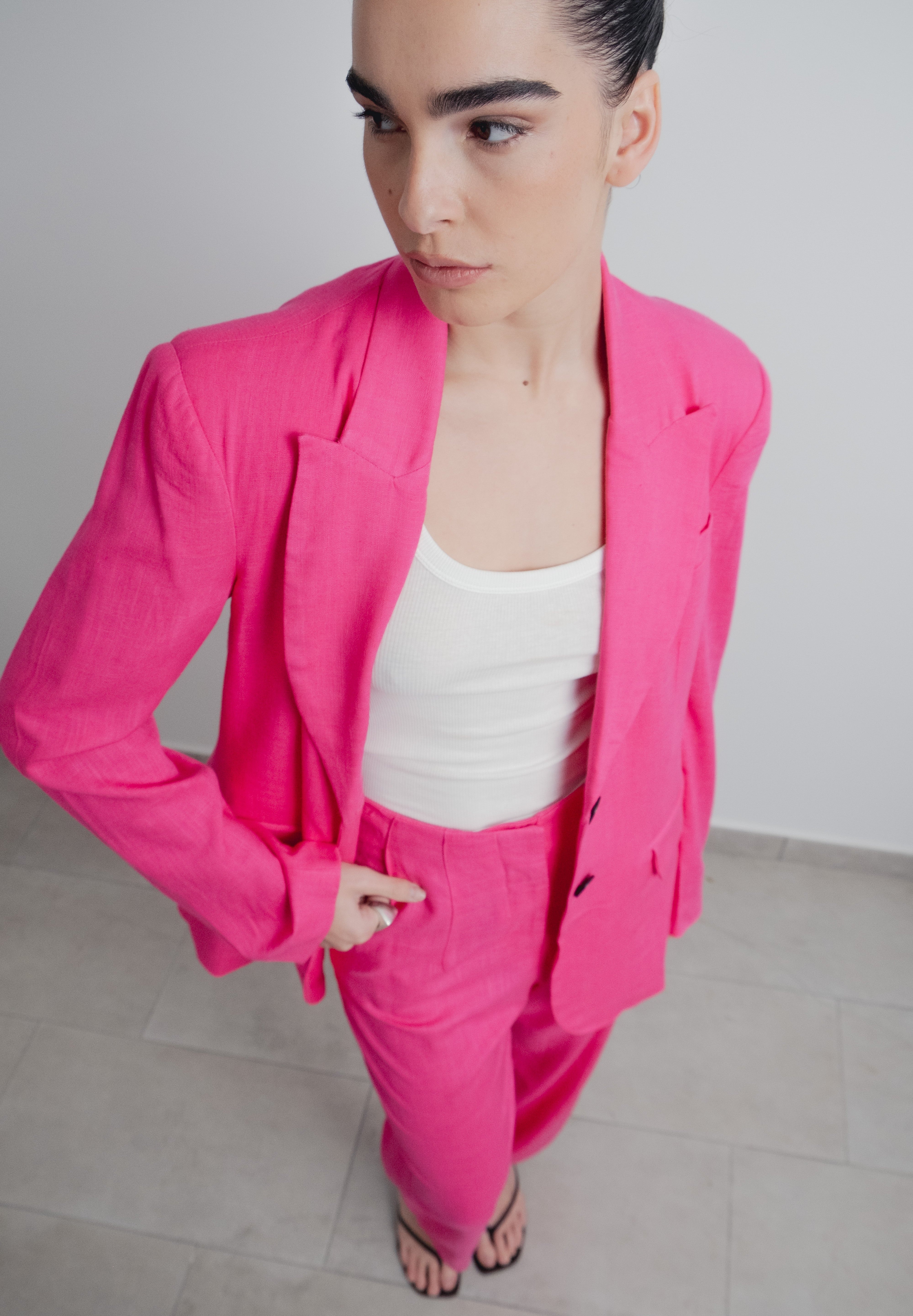 CALÇA AMPLA EM LINHO ROSA-CHOQUE